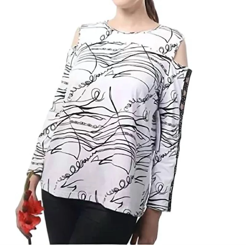 Squiggles Cold Shoulder Top In White/black