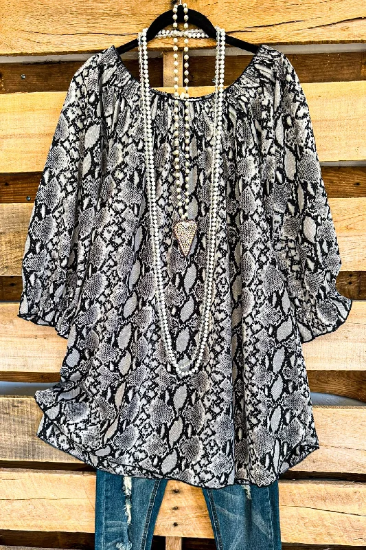 Making My Own Path Oversized Tunic - Gray